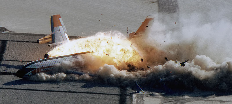 800px-Boeing_720_Controlled_Impact_Demonstration