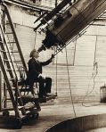 220px-Percival_Lowell_observing_Venus_from_the_Lowell_Observatory_in_1914