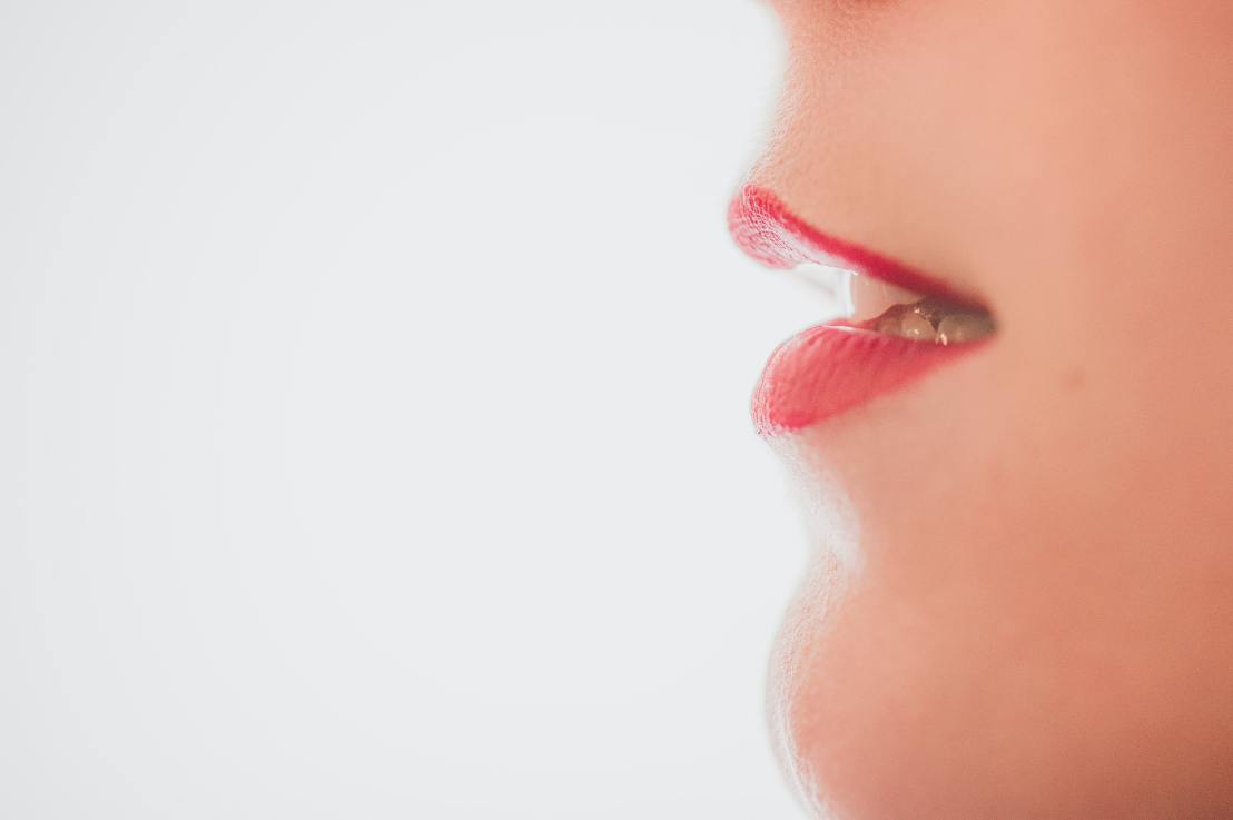 DOES THE HOLY SPIRIT SPEAK IN TONGUES?